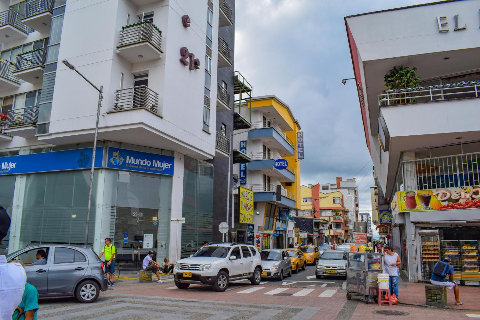 Hotel Toledo Plaza Armenia  Exterior photo