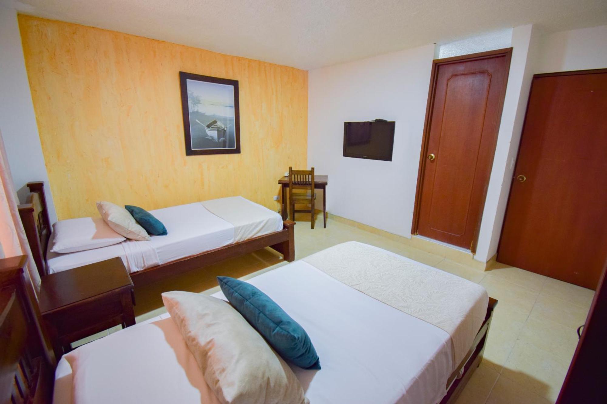 Hotel Toledo Plaza Armenia  Exterior photo