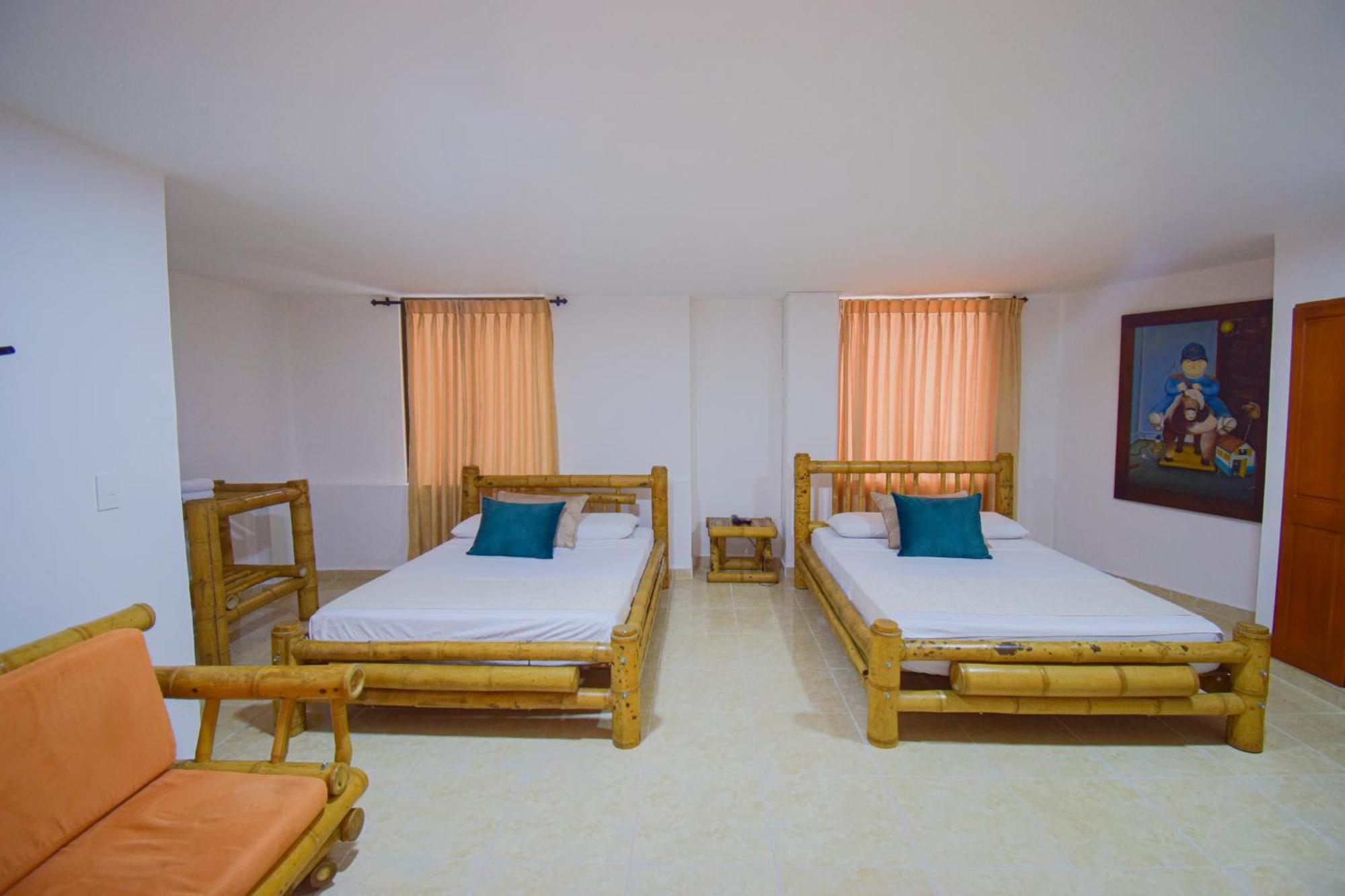 Hotel Toledo Plaza Armenia  Exterior photo