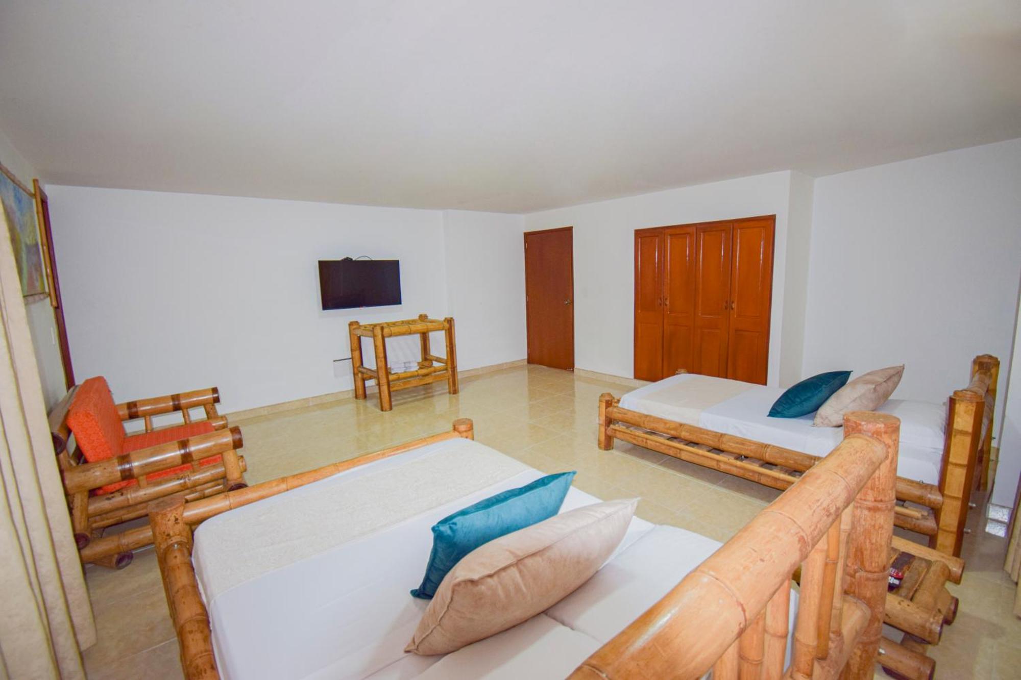 Hotel Toledo Plaza Armenia  Exterior photo