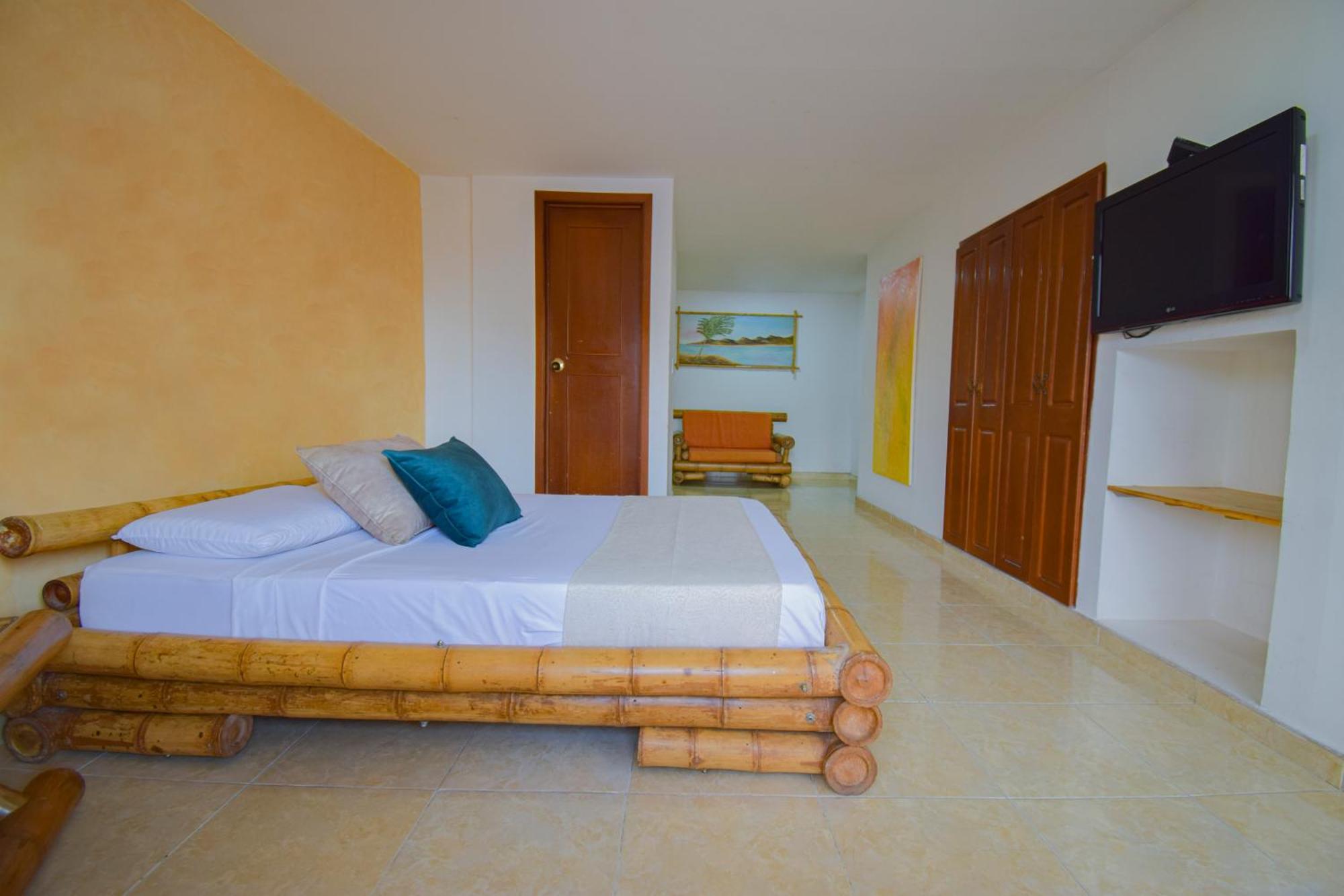 Hotel Toledo Plaza Armenia  Exterior photo
