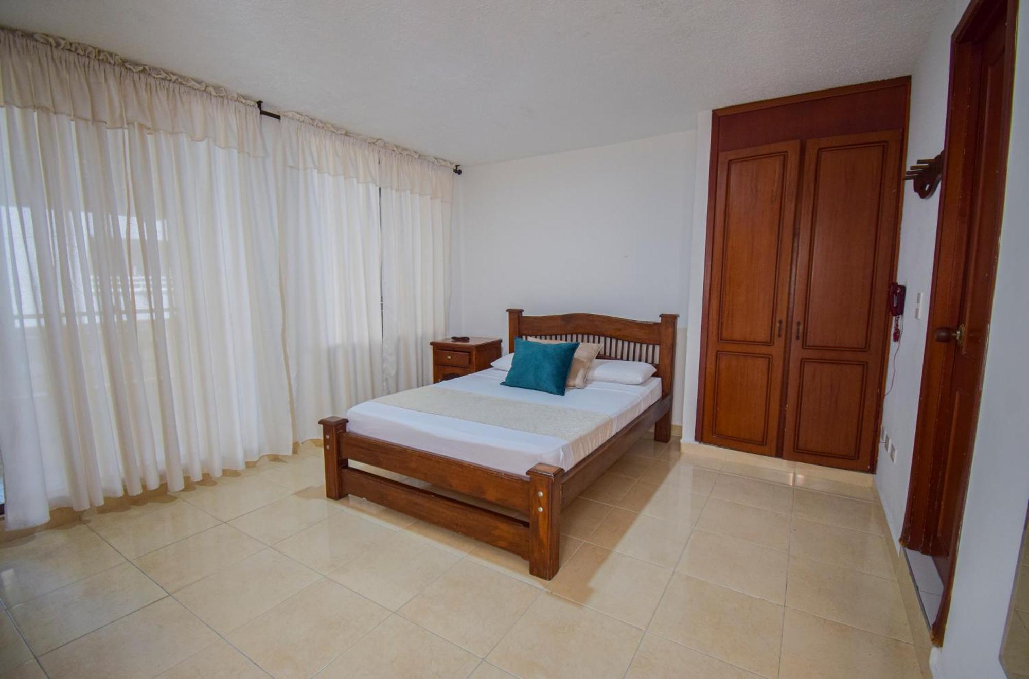 Hotel Toledo Plaza Armenia  Exterior photo
