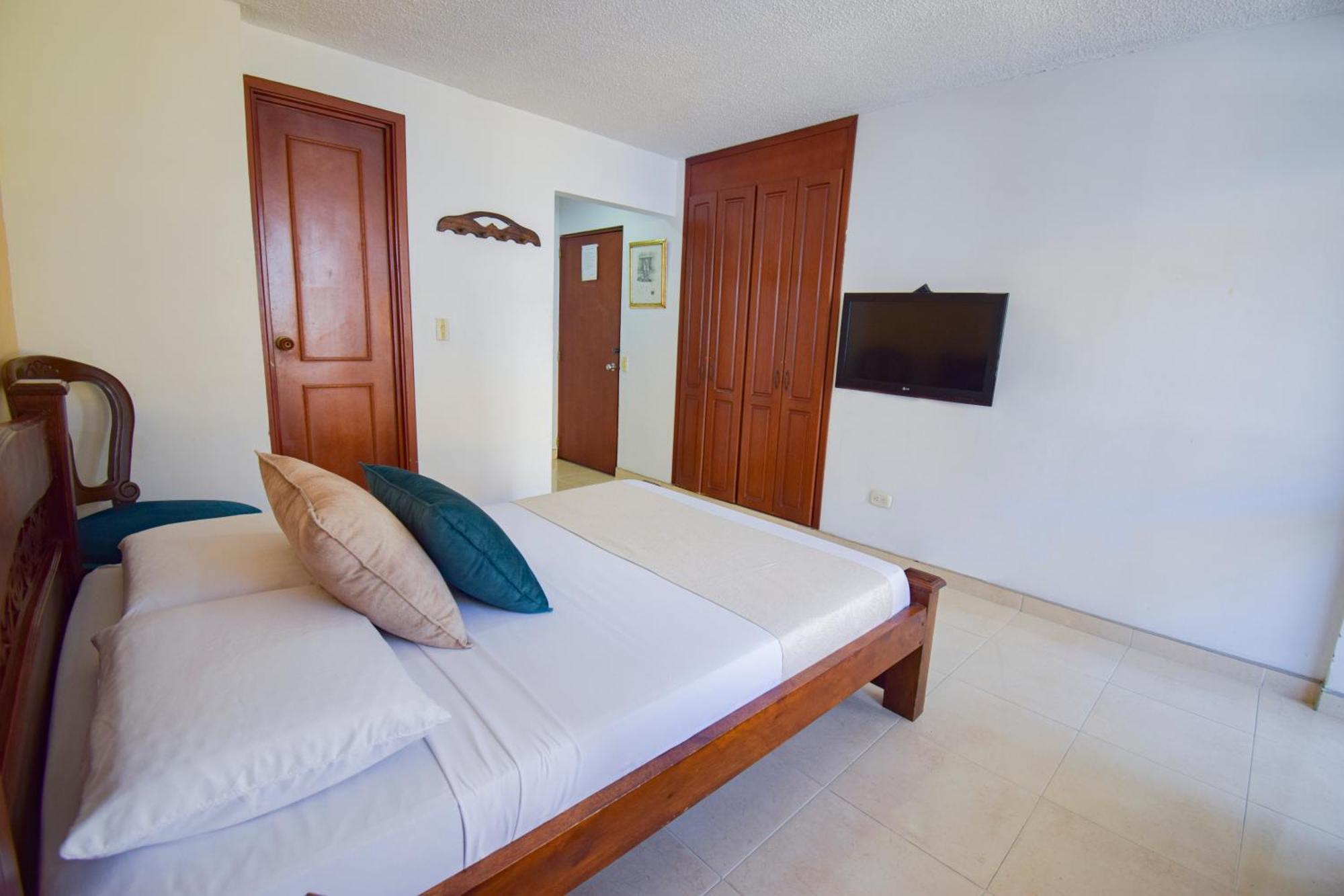 Hotel Toledo Plaza Armenia  Exterior photo