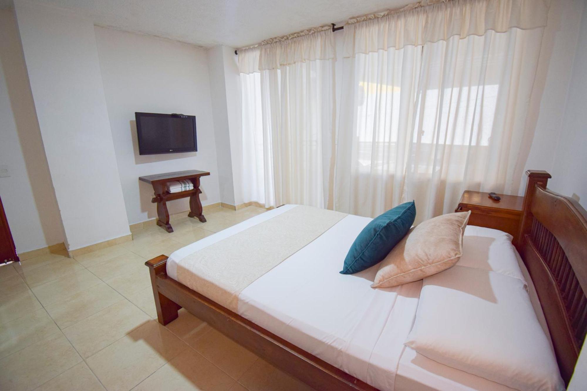 Hotel Toledo Plaza Armenia  Exterior photo
